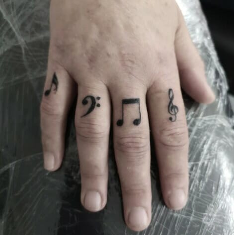 41 Elegant Finger Tattoos Women with its Meaning - Psycho Tats