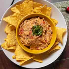 Rotel Dip Recipe With Ground Beef (Beefy, Saucy, And Delicious)