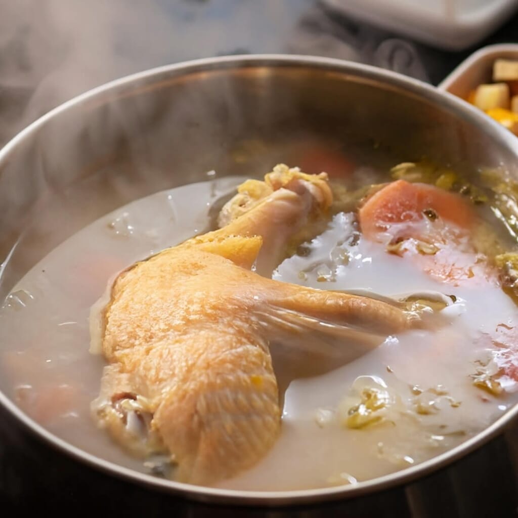 preparing peruvian chicken soup 