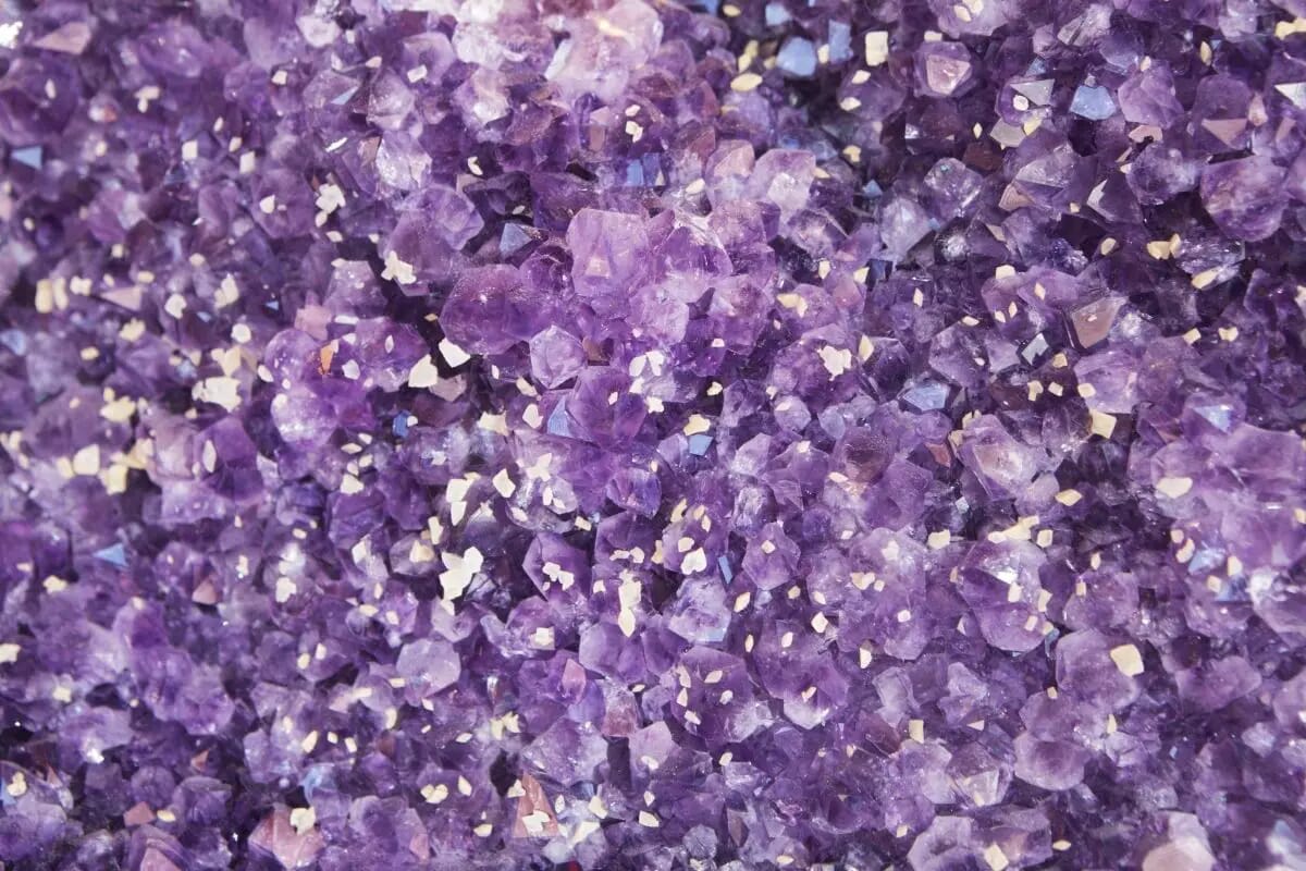 Violet Crystals - The Best Violet Crystals To Help You Heal